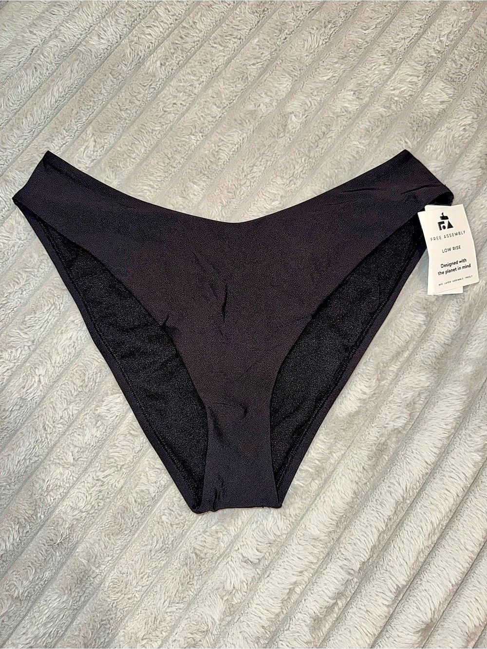 Free Assembly High Leg Bikini Bottom in Black, Size 12-14 NWT